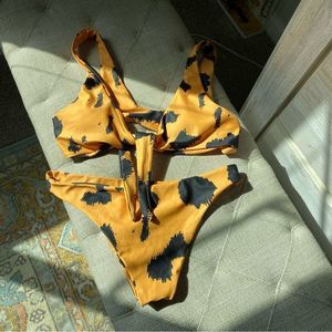 LIKE NEW ETIQUETTE BATHING SUITE SML TOP M BOTTOM TIGER PRINT🐯